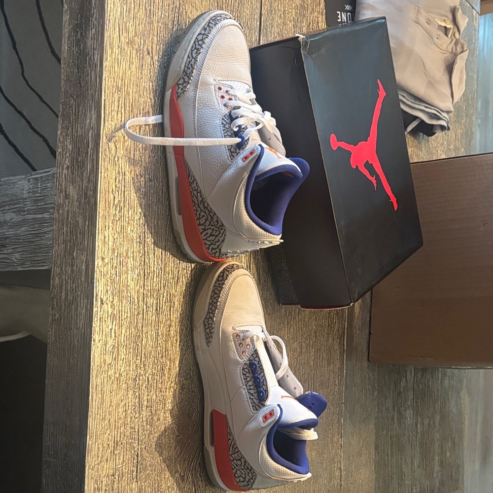 Air Jordan Retro 3 "Knicks" edition with orange and blue colorway - Picture 4 of 9